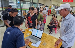 Hà Nội: &#39;Thẻ xe buýt miễn phí&#39; cho người khuyết tật, người cao tuổi, người nghèo sẽ không còn thời hạn