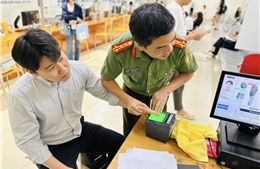 Hà Nội cấp định danh điện tử mức độ 2 cho người nước ngoài từ ngày 1/7/2025