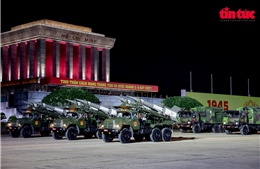 Sau 40 năm, dàn khí tài &#39;khủng&#39; lại diễu hành trên Quảng trường Ba Đình