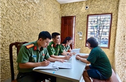 Hà Nội tạm giữ hình sự đối tượng bán &#39;giấy mời&#39; xem diễu binh A80 