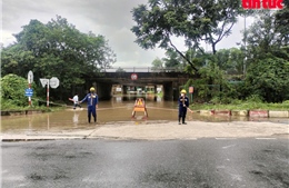 Hà Nội vẫn còn 25 điểm ngập úng, giao thông ùn ứ nhiều khu vực