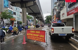 Hà Nội chấn chỉnh hàng loạt đơn vị chậm ứng phó bão số 11