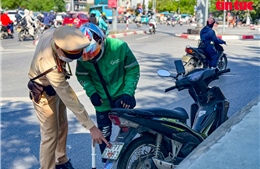 Hà Nội: Đồng loạt kiểm tra, xử lý hành vi vi phạm khi tham gia giao thông