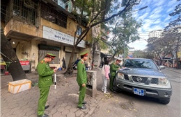 Phường Nghĩa Đô xử lý vi phạm trật tự đô thị dịp cận Tết