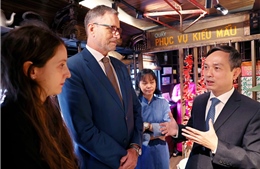 Hành trình của Đại sứ Olivier Brochet tại Toa &#39;Bếp – Chạn – Mâm&#39;