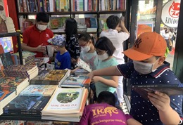 TP Hồ Chí Minh: Học sinh lớp 7 và 10 sẽ học sách giáo khoa nào?