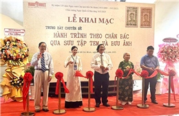 Những bộ tem và bưu ảnh kể chuyện &#39;Hành trình theo chân Bác&#39;