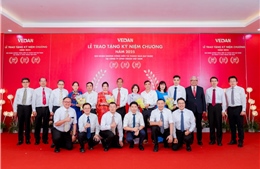 Vedan Việt Nam trao kỷ niệm chương tri ân nhân viên gắn bó 20, 25 và 30 năm