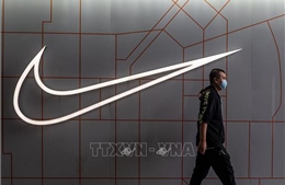 Mỹ mở điều tra Nike về cáo buộc phân biệt đối xử với lao động da trắng