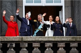 Nhà vua Đan Mạch xuất hiện trước công chúng lần đầu tiên sau khi lên ngôi