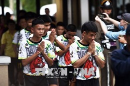 Đội bóng nhí Thái Lan kỷ niệm 1 năm bị kẹt trong hang Tham Luang