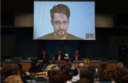 Bộ Tư pháp Mỹ kiện E.Snowden về cuốn sách mới