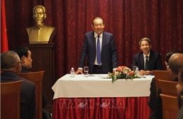 Phó Thủ tướng Trương Hòa Bình gặp gỡ cộng đồng người Việt tại Bulgaria