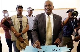 Đương kim Tổng thống Mokgweetsi Masisi tái đắc cử