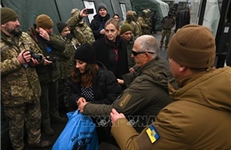 Ukraine bắt đầu đợt trao đổi toàn bộ tù nhân với lực lượng đòi độc lập ở miền Đông