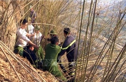 Giải cứu 4 người mắc kẹt ở hang núi Hài