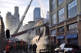 Cháy nổ tại trung tâm thương mại ở Los Angeles, 10 lính cứu hỏa bị thương