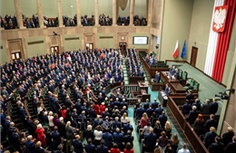 Quốc hội Ba Lan cho phép bỏ phiếu bầu cử tổng thống qua bưu điện