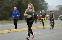 Thủ đô Buenos Aires của Argentina bắt đầu mở cửa trở lại