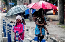 Bão Molave đổ bộ vào Philippines, gần 9.000 người sơ tán
