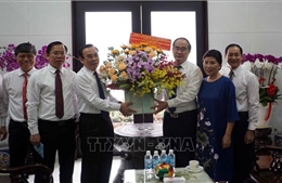 Lãnh đạo TP Hồ Chí Minh thăm các nhà giáo tiêu biểu