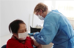 Trung tâm Y tế của người Việt ở Ba Lan triển khai tiêm vaccine ngừa COVID-19