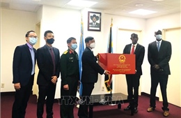 Việt Nam trao tặng Nam Sudan vật tư y tế