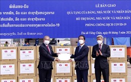 Việt Nam hỗ trợ vật tư y tế, tiền và cử chuyên gia sang giúp Lào đối phó với COVID-19 