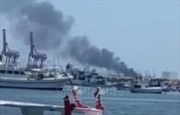 Nổ lớn trên tàu neo đậu tại cảng Latakia của Syria 