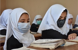 Taliban cho phép trẻ em gái trở lại trường học &#39;sớm nhất có thể&#39;