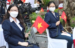 Học sinh hân hoan dự lễ khai giảng năm học mới đặc biệt ở Hà Nội 