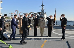 Bộ trưởng Quốc phòng Nhật Bản thăm chiến hạm của hải quân Đức