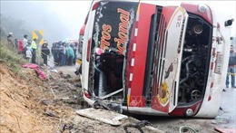 Lật xe buýt ở Ecuador, ít nhất 18 người thiệt mạng