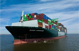 Giải phóng thành công tàu container lớn mắc cạn ở vịnh Chesapeake của Mỹ