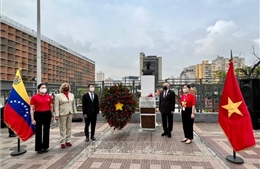 Kỷ niệm ngày giải phóng miền Nam và ngày sinh Chủ tịch Hồ Chí Minh tại Venezuela