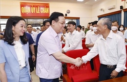 Chủ tịch Quốc hội Vương Đình Huệ tiếp xúc cử tri quận Lê Chân, TP Hải Phòng