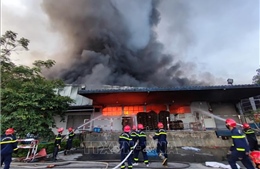 Thừa Thiên - Huế: Cháy lớn tại công ty dệt may
