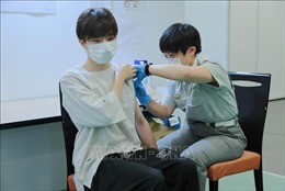 Thủ đô Tokyo tiêm đại trà mũi thứ 4 vaccine ngừa COVID-19 