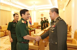Đại tướng Phan Văn Giang tiếp Phó Tổng Tư lệnh kiêm Tư lệnh Lục quân Quân đội Hoàng gia Campuchia