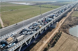 Hơn 200 ô tô đâm liên hoàn trên một cây cầu tại Trung Quốc 