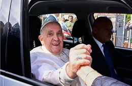 Giáo hoàng Francis xuất viện