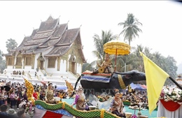 Đặc sắc, ấn tượng lễ rước Nàng Chúa Xuân trong dịp tết Bunpimay ở Lào