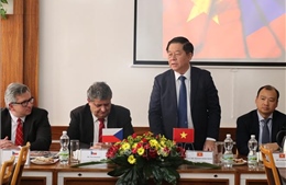 Đoàn đại biểu Đảng Cộng sản Việt Nam thăm và làm việc tại CH Séc