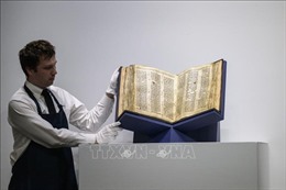 Cuốn Kinh thánh Do Thái cổ nhất thế giới được bán với giá 38,1 triệu USD