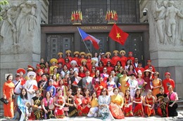 Rực rỡ sắc màu Việt Nam tại Liên hoan các dân tộc thiểu số CH Séc