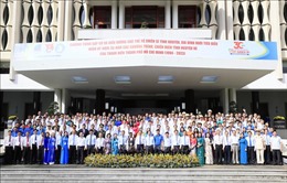Chủ tịch nước gặp gỡ các thế hệ chiến sĩ tình nguyện TP Hồ Chí Minh