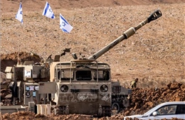 Quân đội Israel lại bất ngờ đột kích vào Dải Gaza 
