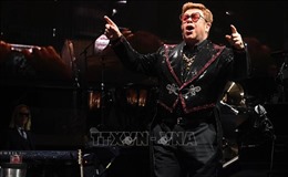 Bộ sưu tập của danh ca Elton John được đấu giá hơn 20 triệu USD