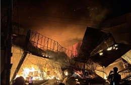 Cháy lớn ở một nhà sách tại thị xã Phước Long