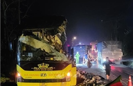 Tuyên Quang: Xe khách va chạm xe container, 5 người tử vong tại chỗ